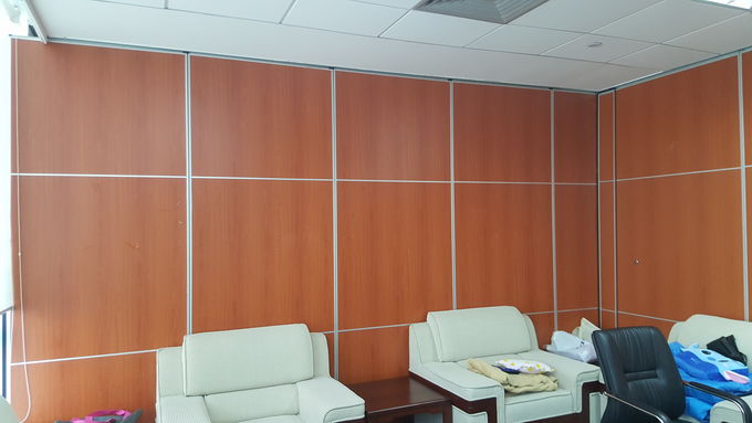 Melamin / Kain Permukaan Akustik Dinding Partisi Lipat Komersial Untuk Kantor