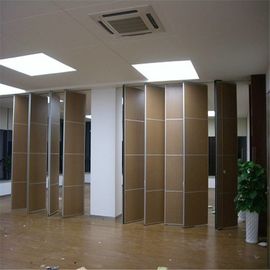 Pintu Ayunan Geser Dilipat Panel Kayu Lipat Partisi Panel Dinding Untuk Ruang Rapat Kantor