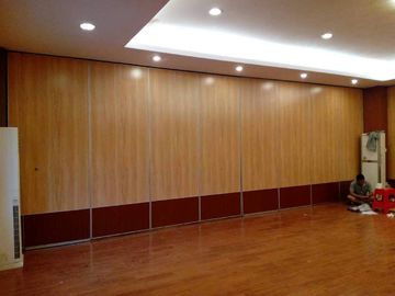 Multi Warna Kayu Menggantung Dinding Partisi / Acoustic Sliding Folding Room Dividers
