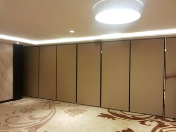 Ballroom Sliding Folding Partition Modular Acoustic Room Dividers Warna Disesuaikan