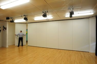 Kedap Suara Kayu Folding Movable Partisi Dinding untuk Kantor / Ruang Konferensi