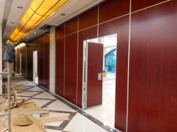 Interior Commercial Auditorium Folding Room Dividers Dengan Aluminium Track Roller