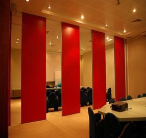 Bergerak Pintu Rol Ruang Perjamuan Akustik Dinding Partisi Panel Ketebalan 65mm OEM / ODM