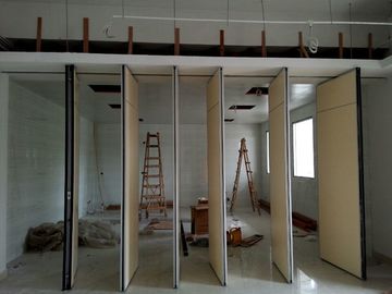 Disesuaikan Acoustic Operable Folding Sliding Partition Walls / Doors Melamine Finish