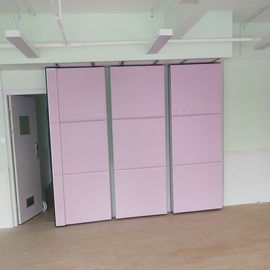 Partisi Dinding Lipat Akustik yang Dapat Dioperasikan Kayu Kulit Warna Pink