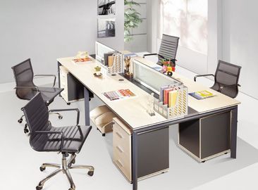Bahan Kayu Cusomized 4 Kursi Meja Kantor Cubicle Multi Warna Mudah Untuk Menginstal
