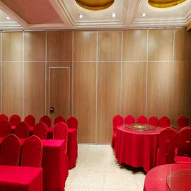 Kayu Akustik Sistem Partisi Kayu Lipat Dinding Untuk Ballroom Hotel