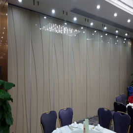 Aula Perjamuan Akustik Kayu Dinding Partisi Dilipat Dengan Pintu Lulus Ganda