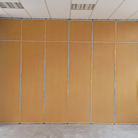 Ruang Rapat Dinding Partisi Lipat Dengan Akses Pintu Masuk