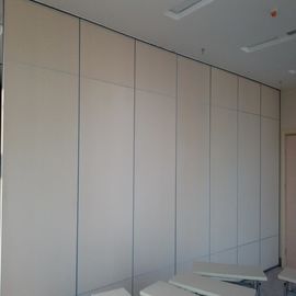 Pintu pembagi ruangan lipat kedap suara disesuaikan 85 mm dinding partisi untuk aula perjamuan hotel