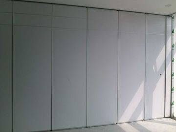 Kedap Suara Hotel Dinning Hall Movable Panel Dioperasikan Partisi Dinding Dengan Pintu Masuk