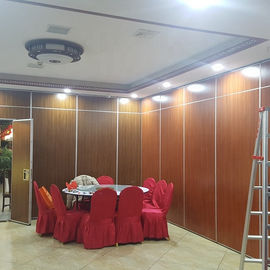 Banquet Hall Sliding Folding Acoustic Partition Wall Panel Berat 25-35 KG