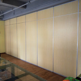 Sistem Dinding Bergerak Permukaan Melamin Soundproof Room Divider Multi Warna