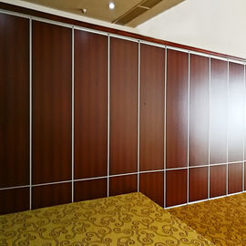 Balai Konferensi Banquet Hall Movable Wall Divider / Partisi Dinding Aluminium dari Kayu