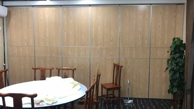 Dinding Profil Aluminium yang Dapat Dioperasikan Restaurant Partisi Dinding Lipat Lipat Kedap Suara