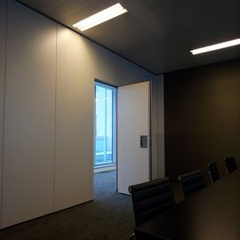 Aluminium Partisi Geser Otomatis Ruang Konferensi Dinding Pintu Ponsel