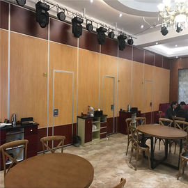 Sistem Dinding Partisi Lipat Ballroom Partisi Kayu Akustik Bergerak untuk Hotel