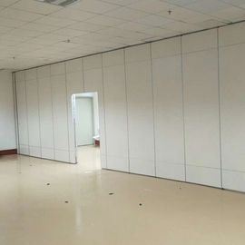 Fungsi Interior Kantor Dinding Partisi Kayu Portabel Bergerak Dengan Sistem Track Aluminium