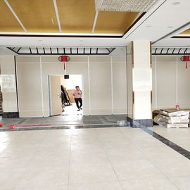 Sistem Dinding Filipina Dioperasikan Partisi Kayu Sliding Lipat Akustik Untuk Balai Konferensi