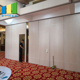 Sound Proof Movable Wooden Folding Sliding Dinding Partisi Untuk Auditorium / Ballroom