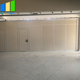 Logam Lipat Layar Pembagi Ruang Akustik Pintu Geser Bingkai Aluminium Untuk Masjid