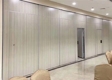 Proyek klien USA warna putih 65mm bergerak dinding partisi kantor dilakukan dengan baik