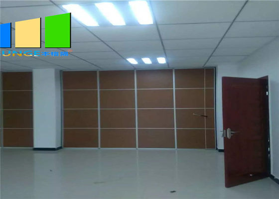 Bahan Panel Kayu Dinding Partisi Lipat Akustik Yang Dapat Dioperasikan Untuk Proyek Dinding Partisi Kantor