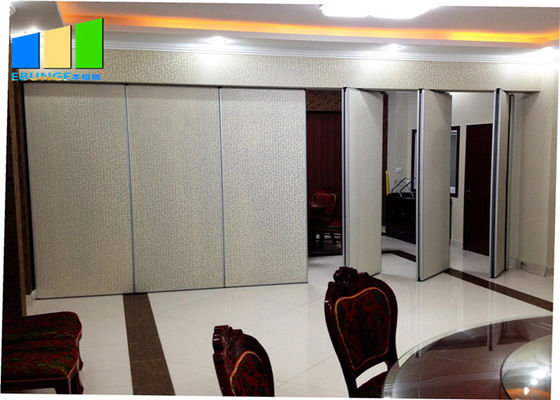 Nigeria Hotel Movable Partition Wall Dinding Partisi Lipat Gantung Kayu Akustik Dengan Berbagai Warna