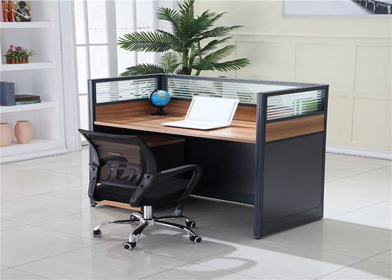 Kursi Kantor Jala Panel MFC Tipe Modern Dengan Roda Cubicle Meja Kantor 4 Kursi Kantor Workstation