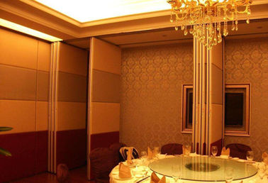 Permukaan Panel Melamin Tinggi 5m Acoustic Room Dividers Untuk Ruang Konferensi / Dinding Partisi Lipat