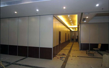 Dinding Partisi Geser Kantor, Permukaan Melamin Pintu Lipat Aluminium Profil Pembagi Ruang Kedap Suara