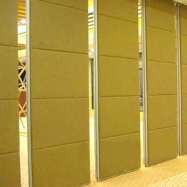 Aluminium Dinding Panel Kayu Modern Yang Tinggi Kantor Hotel Geser Dinding Partisi Lipat