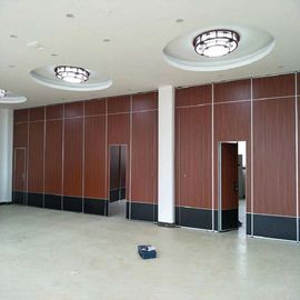 Removable Kayu Lipat Dinding Partisi Akustik Sliding Partable Dioperasikan Untuk Conference Hall