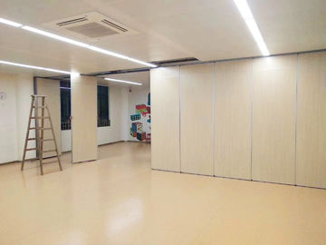 Multi Warna Acoustic Room Divider Sliding Folding Acoustic Partitions Wall Untuk Banquet Hall