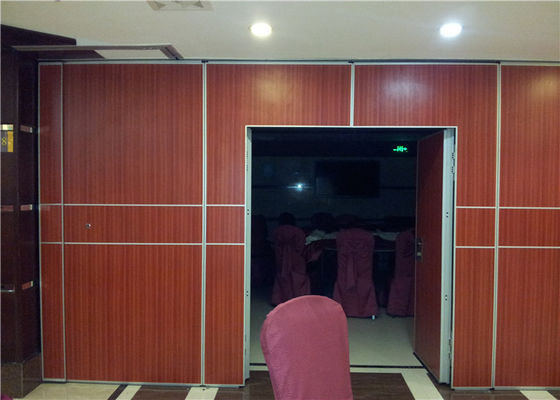 Bingkai Aluminium Disesuaikan 65mm Dinding Partisi Hotel Bergerak Yang Dapat Dioperasikan Untuk Aula Hotel