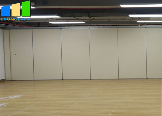 Panel dinding partisi bergerak aluminium yang disesuaikan untuk ketinggian 15 M Max 600-1200 mm