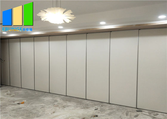 Permukaan Finishing Kain Fireproof Folding Partition Walls Solusi hemat ruang untuk area multi-use