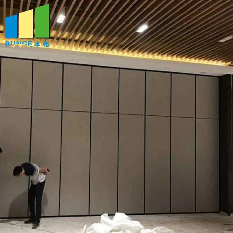 Pemasangan Mudah Dan Cepat Dinding Partisi Lipat Dinding Partisi Retractable dengan Sistem Jalur Gantung