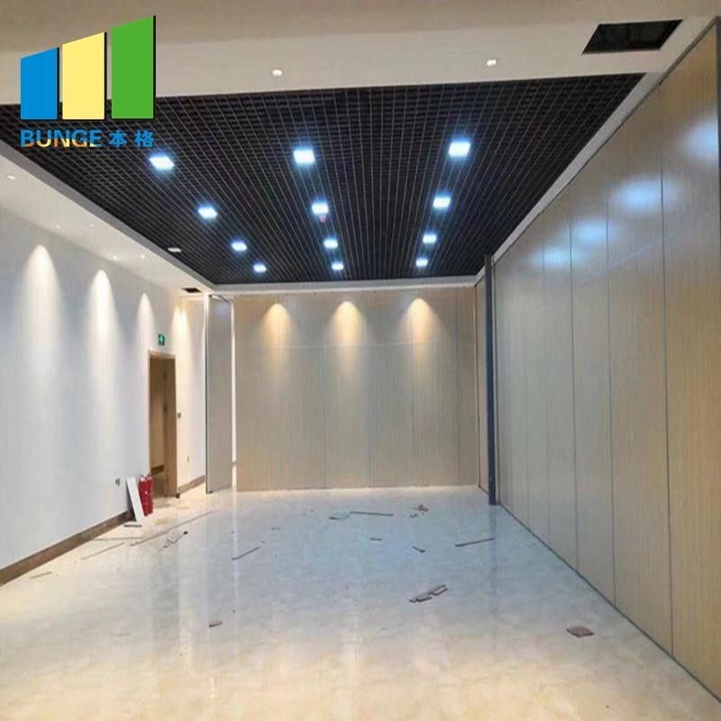 Permukaan Finishing Kain Fireproof Folding Partition Walls Solusi hemat ruang untuk area multi-use